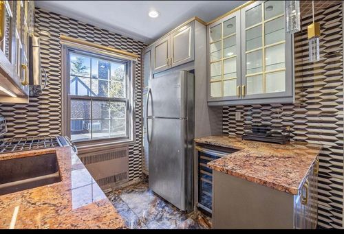 a-255 Central Ave, Lawrence, NY, 11559-1539 | Card Image