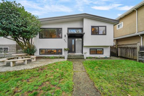 {{alt}} | Card Image