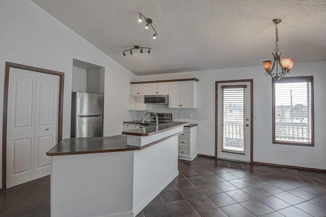 101 Shawbrooke Green Sw, House other with 2 bedrooms, 2 bathrooms and 4 parking in Calgary AB | Image 11