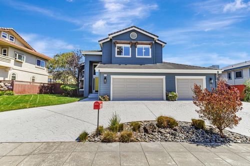 515 Silver Ave, Half Moon Bay, CA, 94019-1563 | Card Image