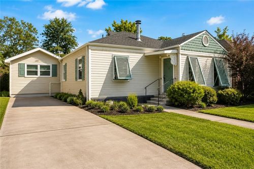 42 Davis Blvd, Jefferson, LA, 70121-2206 | Card Image