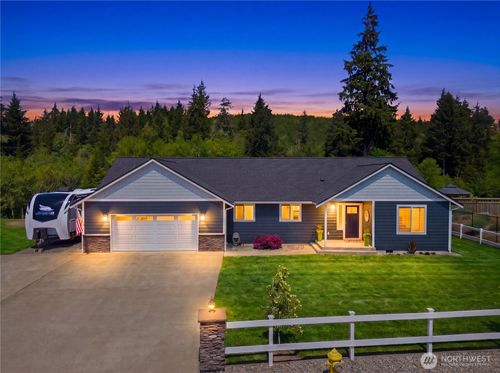 40 Sand Trap Ln, Aberdeen, WA, 98520-4200 | Card Image