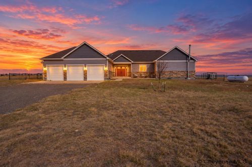 694 Jaymers Ln, Granite Canon, WY, 82059-4045 | Card Image