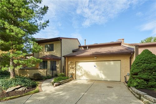 1782 Brookwood Drive, Akron, OH, 44313 | Card Image