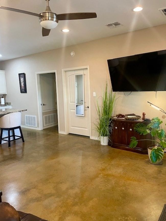 705 Monkey Rd, House other with 2 bedrooms, 2 bathrooms and 10 parking in Rockport TX | Image 6