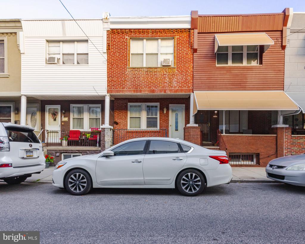 Sydenham St, Philadelphia, PA 19145