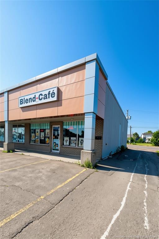 Commercial Sale in Dieppe
