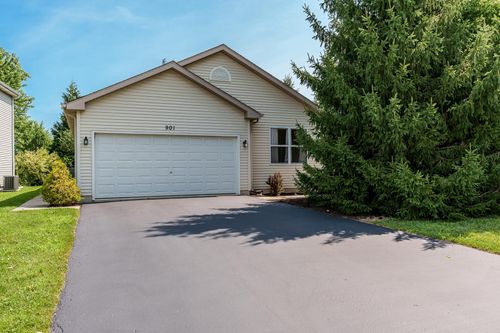 901 N Oak Creek Dr, Genoa, IL, 60135-7520 | Card Image
