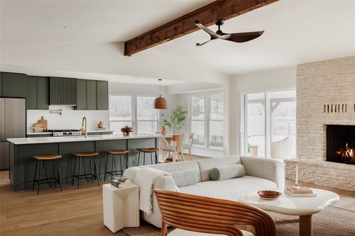 7104 Greenock St, Austin, TX, 78749-2408 | Card Image