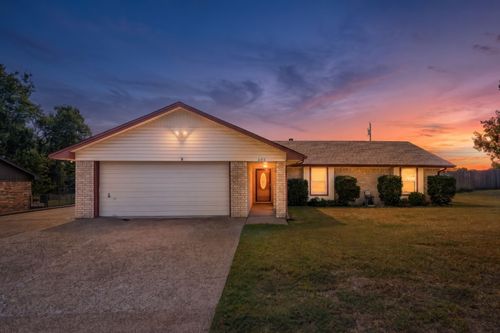605 Angel Fire Dr, Hewitt, TX, 76643-3637 | Card Image
