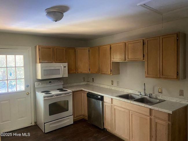 106 Hawthorne Dr, House other with 4 bedrooms, 2 bathrooms and null parking in Wilmington NC | Image 5