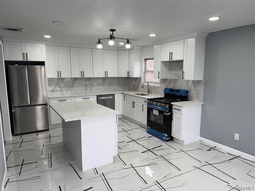 14944 20th Ave, Whitestone, NY, 11357-3131 | Card Image