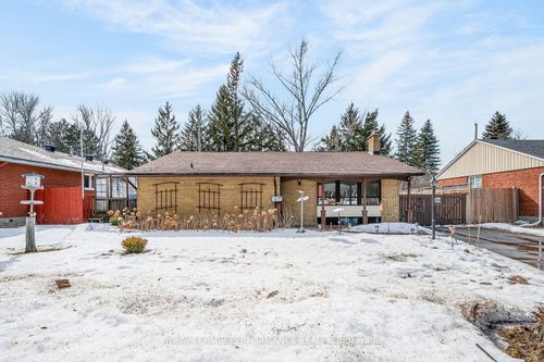 1132 Adirondack Drive, Parkway Park - Queensway Terrace S and Area, ON, K2C2V1 | Card Image