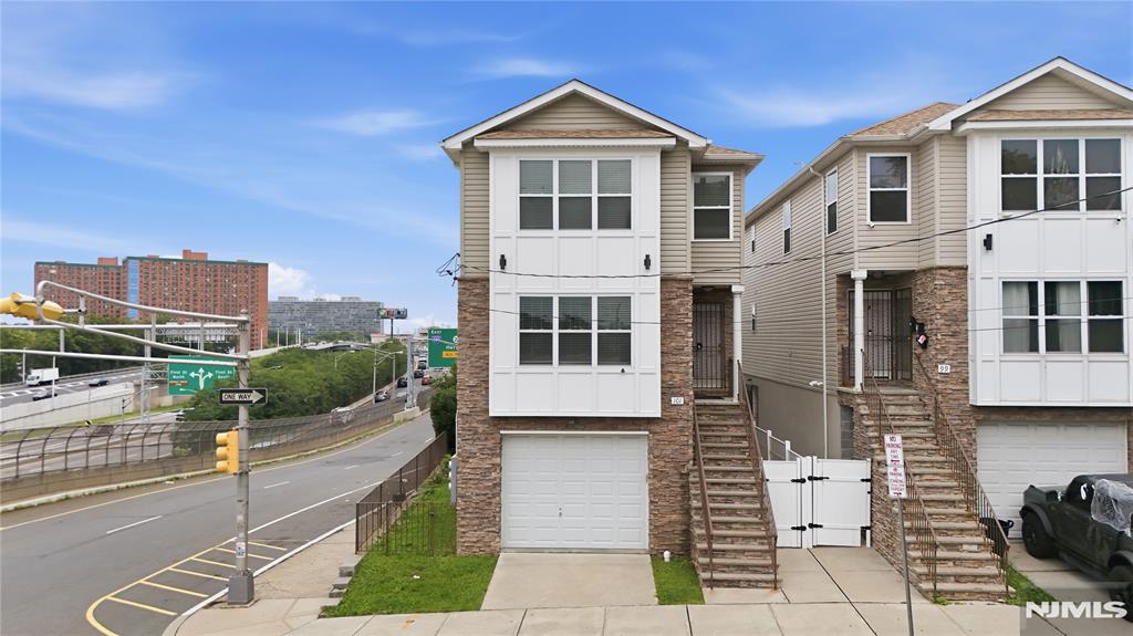 Residential Income in Newark