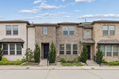 911 Ponds Edge Ln, Euless, TX, 76040-4541 | Card Image