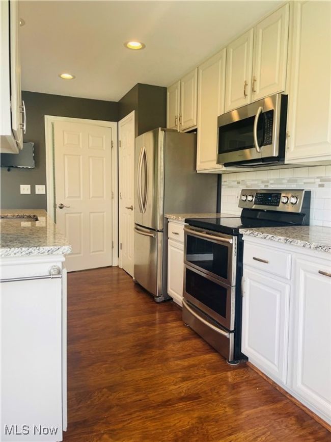 APT-110C - 3800 Rosemont Blvd, Condo with 2 bedrooms, 2 bathrooms and null parking in Fairlawn OH | Image 9