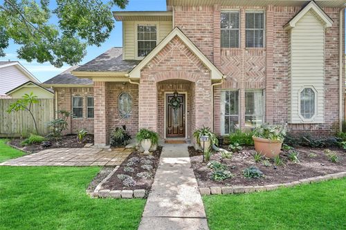 1018 Londonderry Ave, Friendswood, TX, 77546-5336 | Card Image