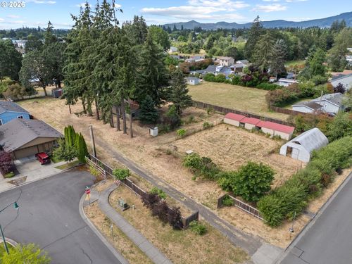 2762 Willamina Ave, Forest Grove, OR, 97116-8621 | Card Image