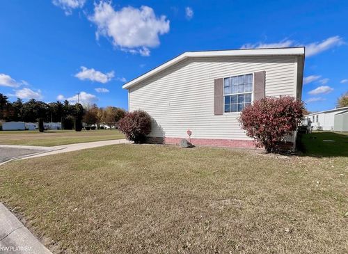 1612 Peachtree Ct, Columbus, MI, 48063-3242 | Card Image