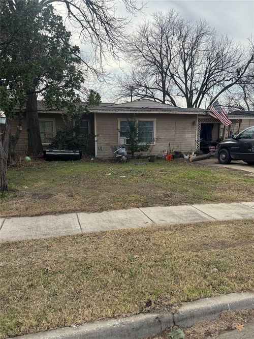 1104 E Lovers Lane, Arlington, TX, 76010 | Card Image