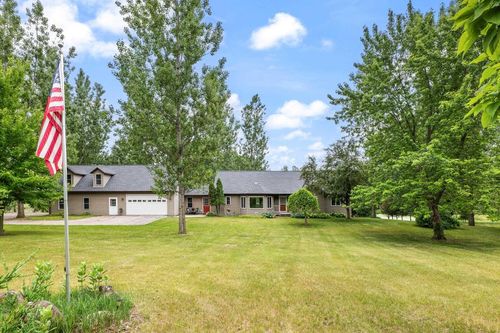 W3075 Grouse Rd, PARDEEVILLE, WI, 53954-9608 | Card Image