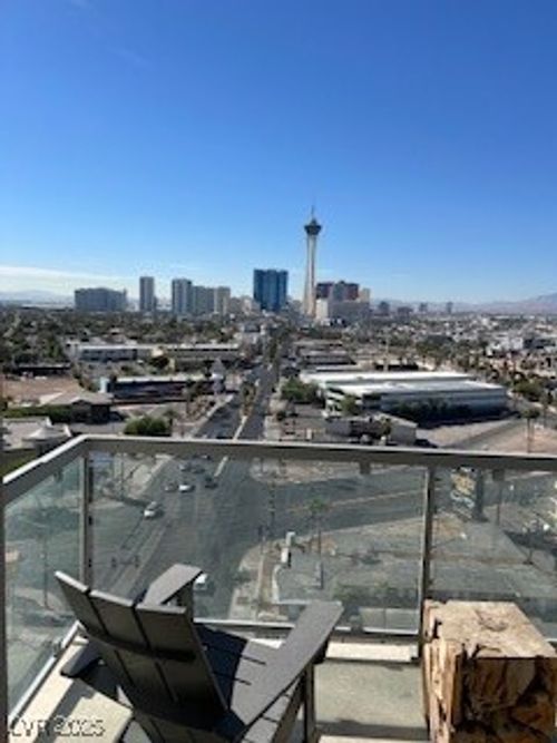 1012-900 Las Vegas Blvd N, Las Vegas, NV, 89101-1112 | Card Image