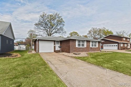 3209 Newell Dr, Granite City, IL, 62040-5160 | Card Image