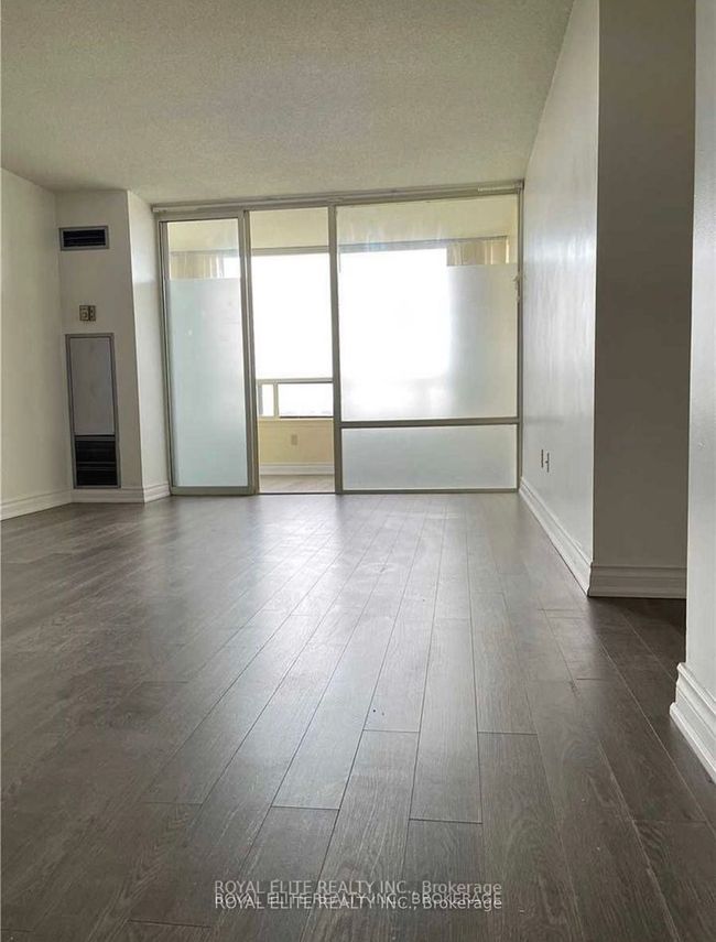 1102 - 300 Alton Towers Cir, Condo with 2 bedrooms, 2 bathrooms and 1 parking in Scarborough ON | Image 6