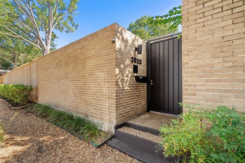 2823 Sackett St, Houston, TX, 77098-1125 | Card Image