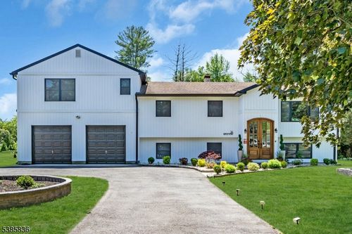 24 Bentley Rd, Monroe Twp, NJ, 08831-5910 | Card Image