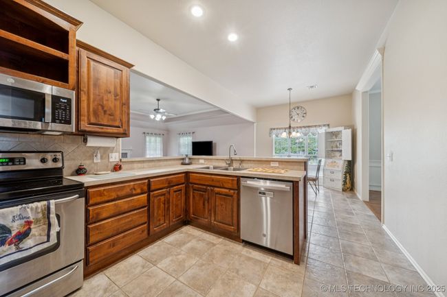 7440 Indianola St, House other with 3 bedrooms, 2 bathrooms and null parking in Broken Arrow OK | Image 13