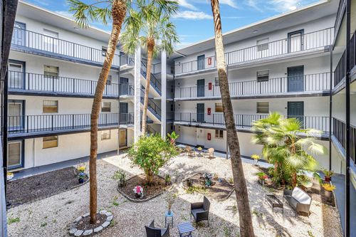 apt-218j-2800 Somerset Dr, Lauderdale Lakes, FL, 33311-9313 | Card Image
