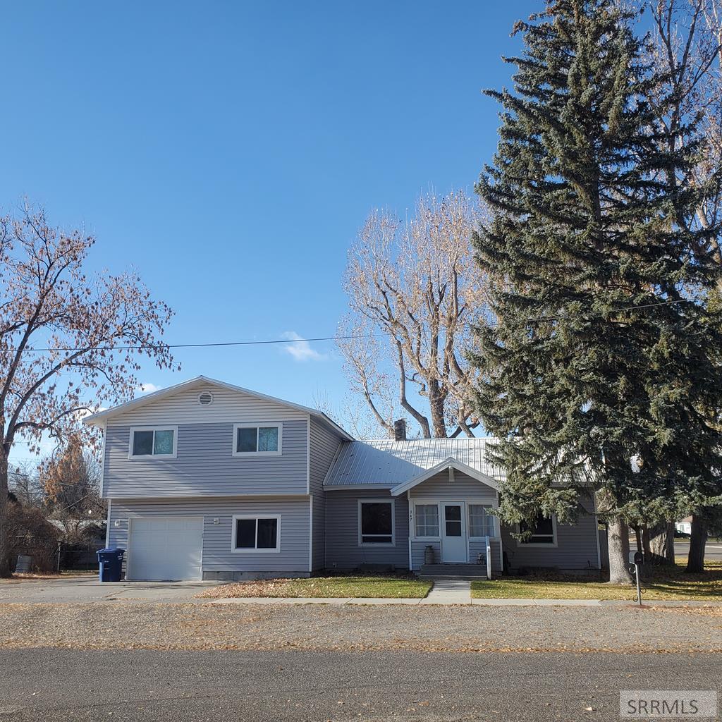 5th , Saint Anthony, ID 83445