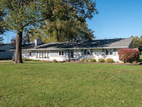 3025 Clark St, Charles City, IA, 50616-4007 | Card Image