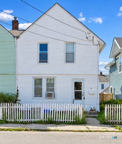 5 Bradley St, Stonington, CT, 06378-1103 | Card Image