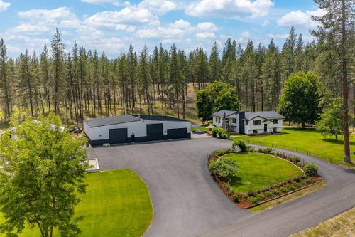 9427 N Riverside Park Dr, Nine Mile Falls, WA, 99026-9680 | Card Image