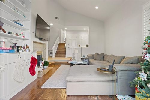 19 Laguna Ct, Manhattan Beach, CA, 90266-7207 | Card Image