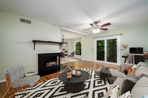 140-140 W Green, Vestavia, AL, 35243-1877 | Card Image