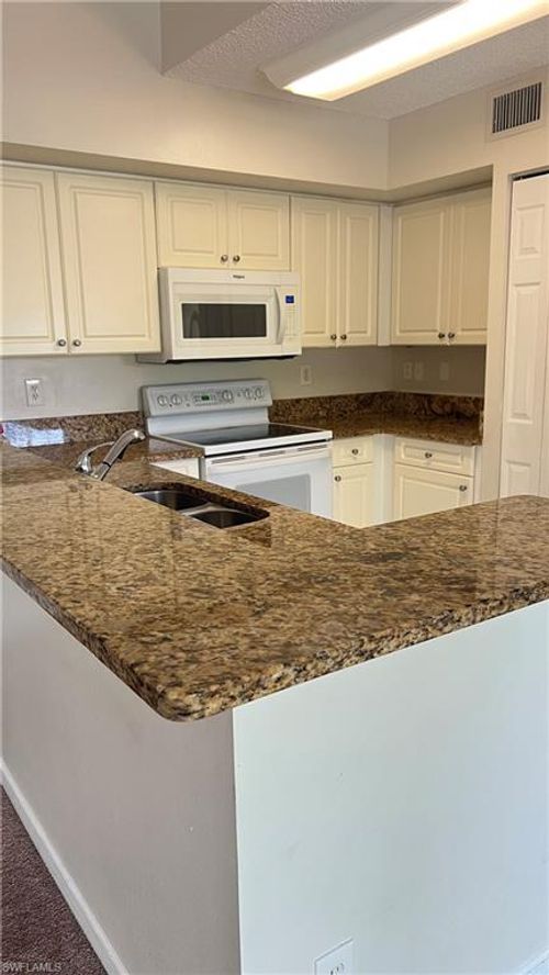 apt-305-1260 Wildwood Lakes Blvd, NAPLES, FL, 34104-5802 | Card Image