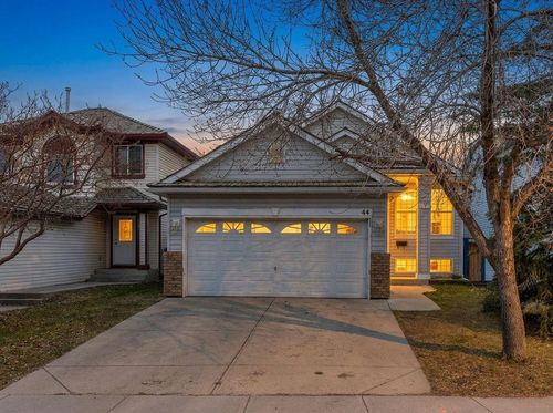 44 Douglas Glen Crescent Se, Calgary, AB, T2Z3M6 | Card Image