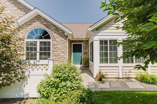 172-172 Stonybrook Way, South Hadley, MA, 01075-2043 | Card Image