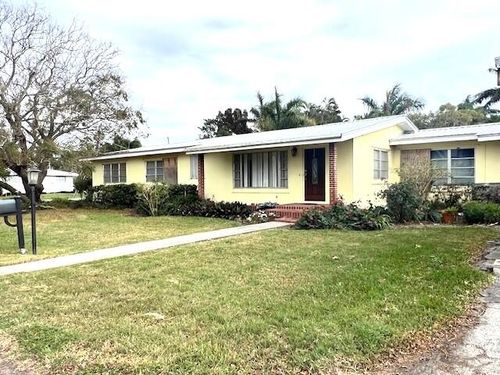 2316 Bacom Point Rd, Pahokee, FL, 33476-2620 | Card Image