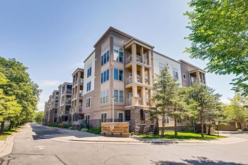 a203-2201 Village Ln, Bloomington, MN, 55431-5801 | Card Image