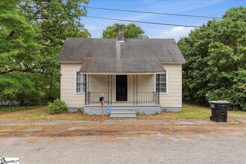 4 Mcgee St, Belton, SC, 29627-1721 | Card Image