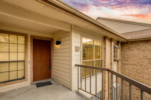 apt-267-16301 Ledgemont Ln, Addison, TX, 75001-5983 | Card Image