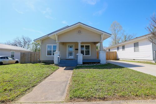 518 E Washington Ave, Bristow, OK, 74010-3562 | Card Image