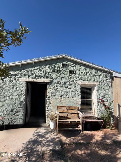 8013 Pandora St, El Paso, TX, 79904-3438 | Card Image