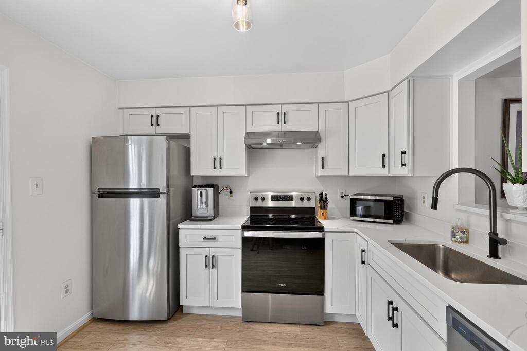 Residential in CLIFTON 4