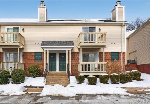 9117 N Swan Cir, Saint Louis, MO, 63144-1144 | Card Image