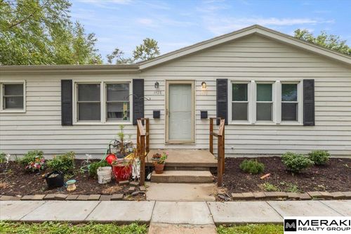 3976 Seward St, Omaha, NE, 68111-4043 | Card Image